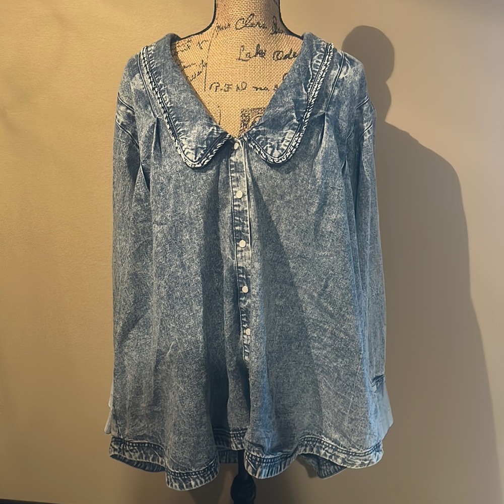 Free People denim dress size med. nwt Pearl snap